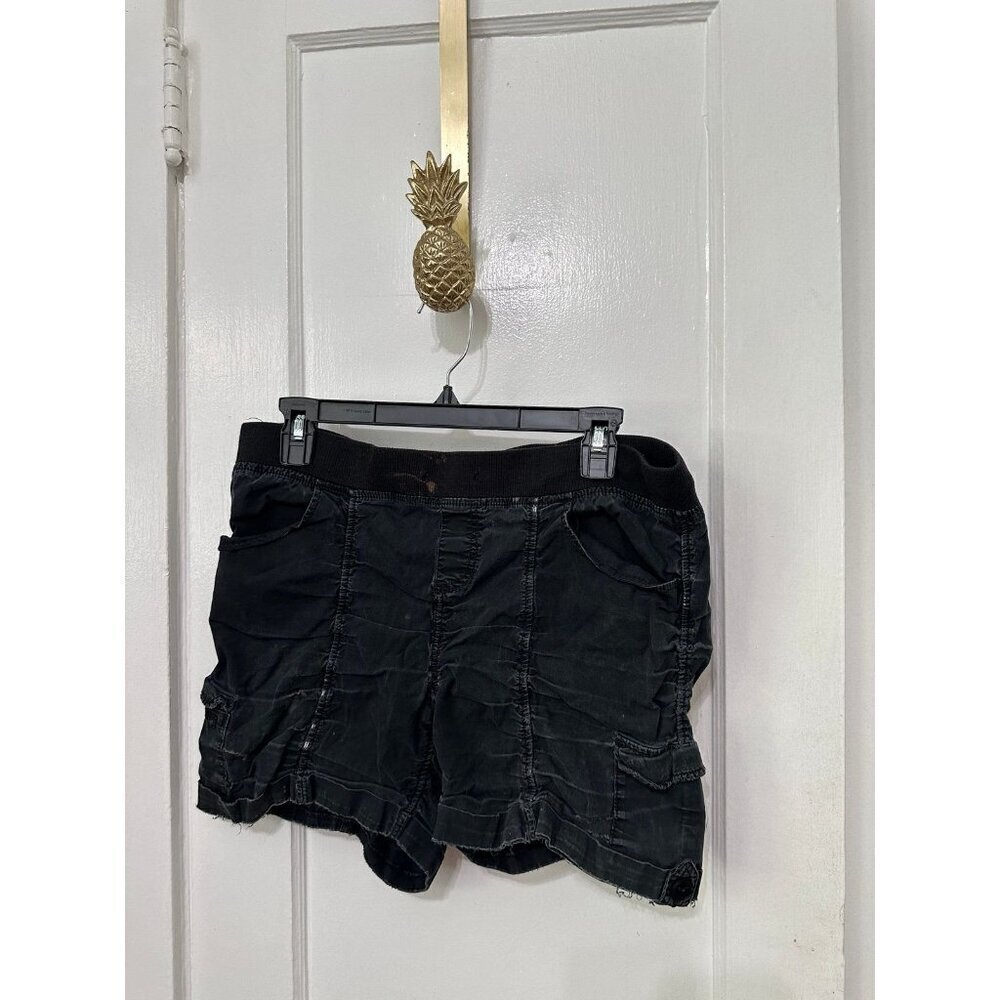 No boundaries women’s size large black shorts